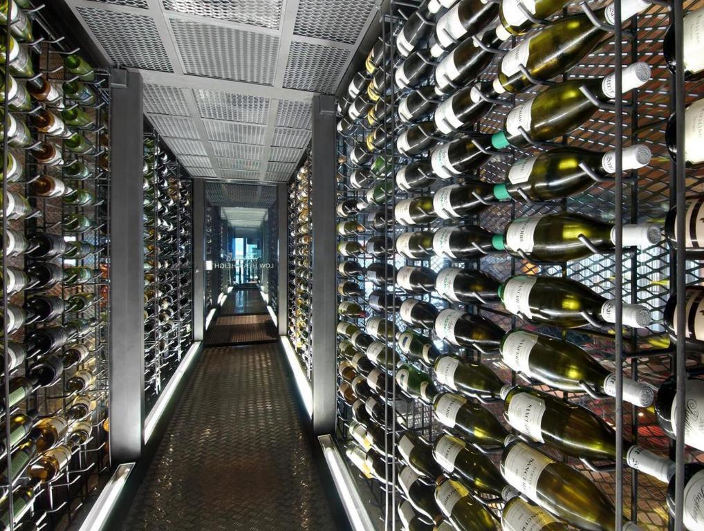 Pan Pacific Melbourne Hotel Eksteriør billede Wine cellar at the restaurant