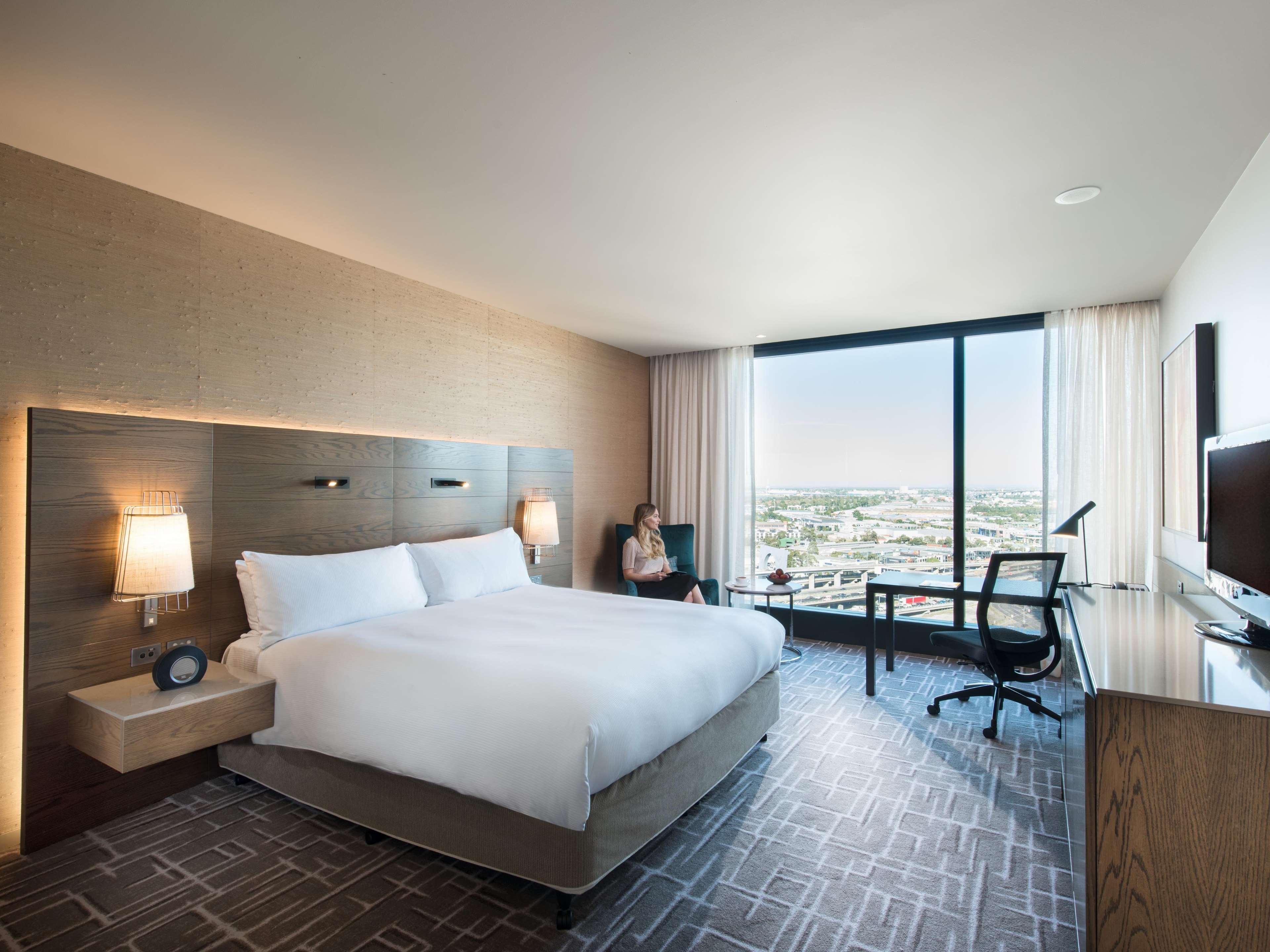 Pan Pacific Melbourne Hotel Eksteriør billede A guest room at the Hilton San Diego Bayfront