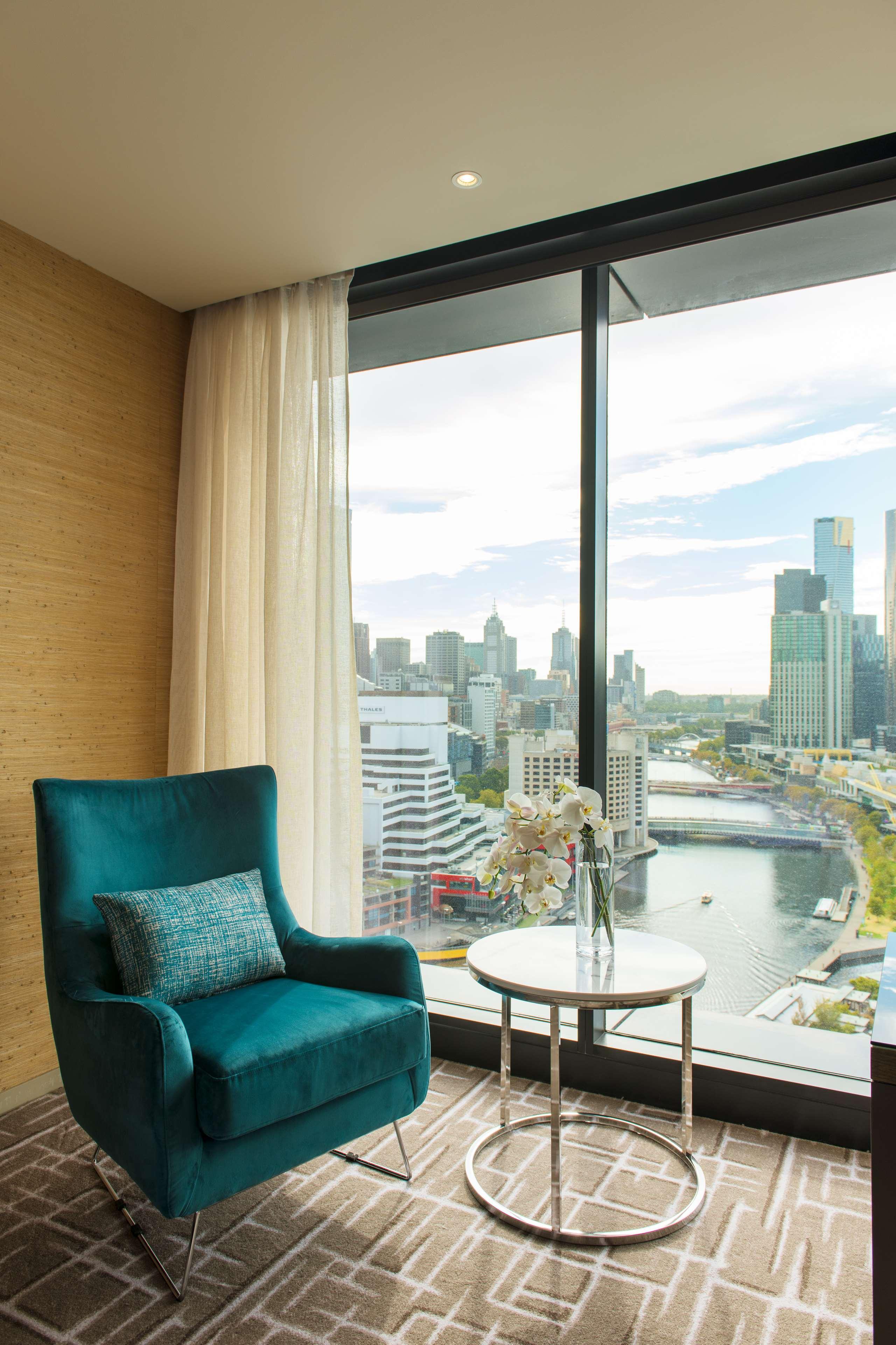 Pan Pacific Melbourne Hotel Eksteriør billede A view of Melbourne from a suite at the Crown Towers